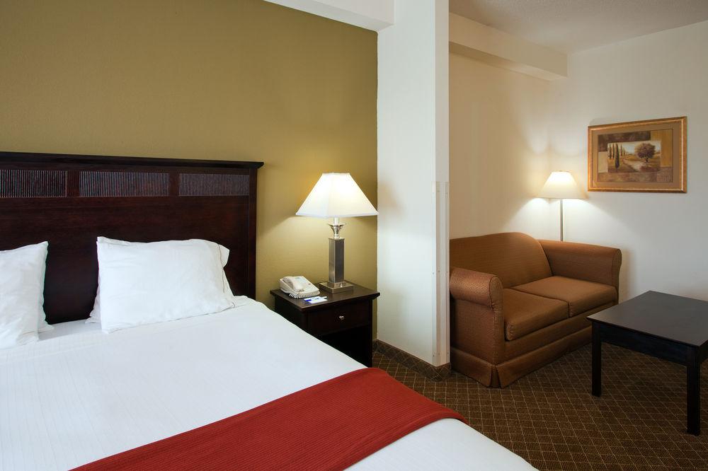 Holiday Inn Express Hotel & Suites- Gadsden By Ihg Dış mekan fotoğraf